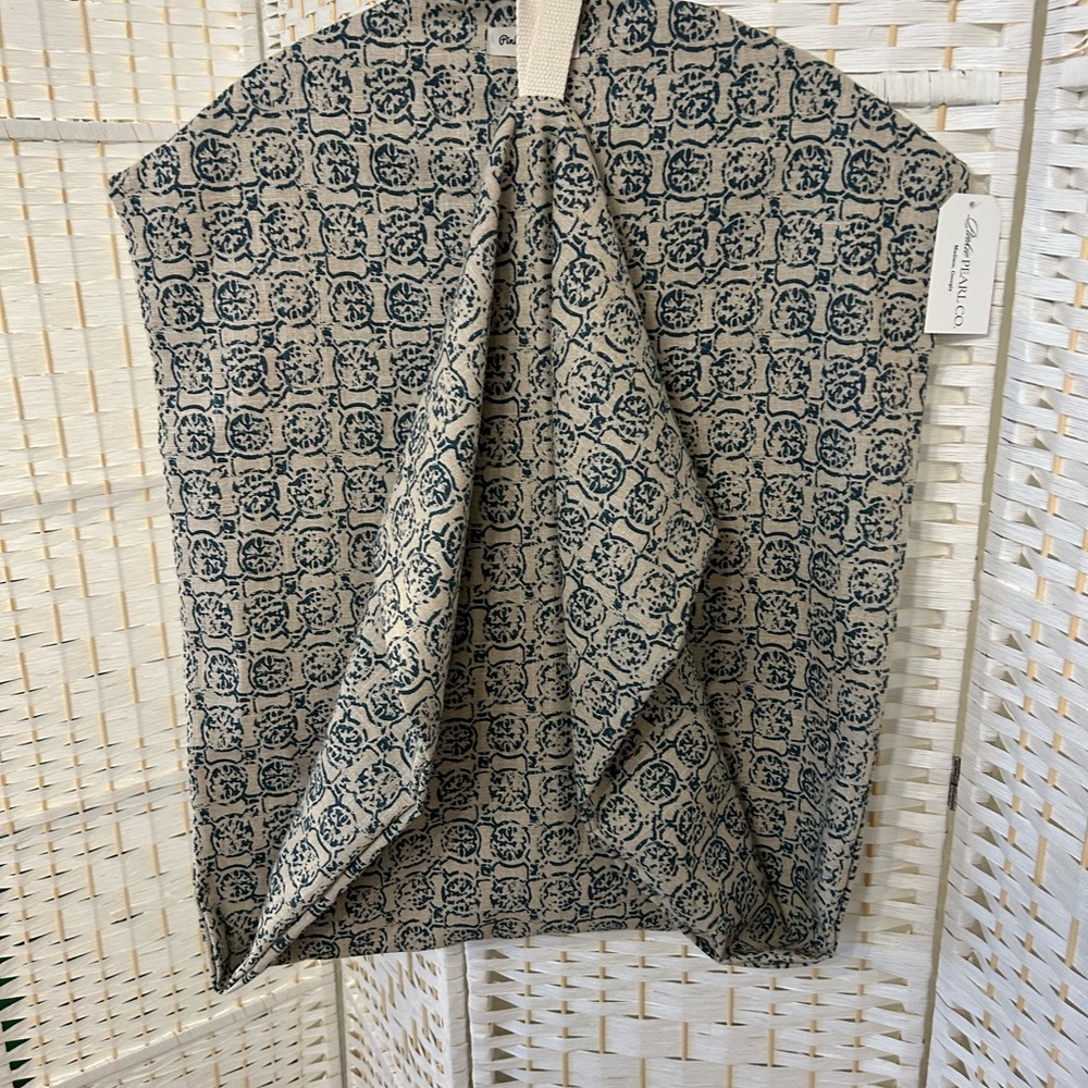 Patterned Travel Bag - Picture 6 of 7